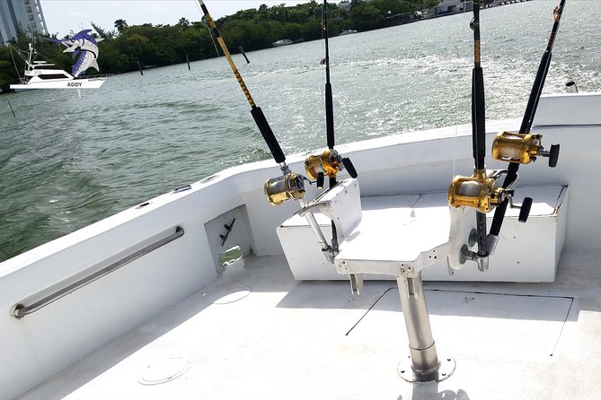 Cancun Fishing Charter if You Dont Fish You Dont Pay 46FT Yacht 12PAX 25P14 - Amenities and Facilities