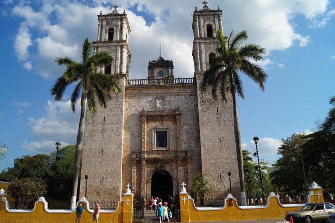 Chichen Itza, Cenote Ikkil, Valladolid and Mayan Cuisine - Guide Expertise and Performance