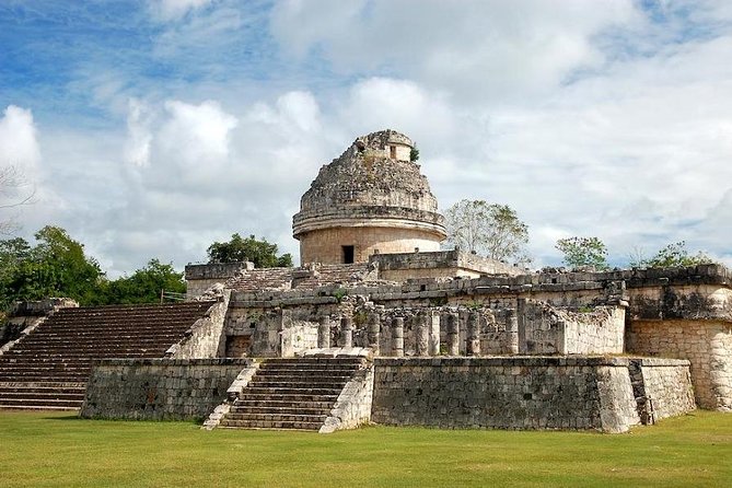 Chichen Itza Premium - Exploring Chichen Itza