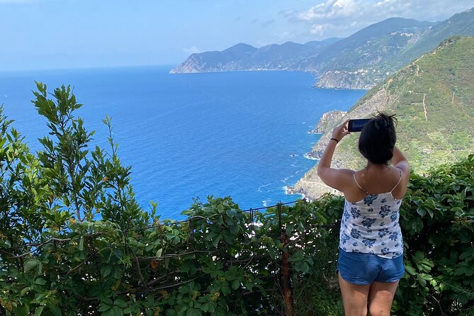 Cinque Terre Tour by Shuttle From Lucca, Pisa or La Spezia Port - Lunch Reservation and Local Food