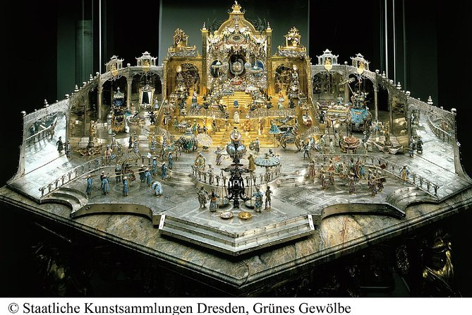 City Tour and Guided Tour in the New Green Vault and in the Semperoper - Visit to the New Green Vault