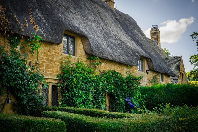 Cotswolds Village Private Car Tour and Photoshoot - Booking and Cancellation