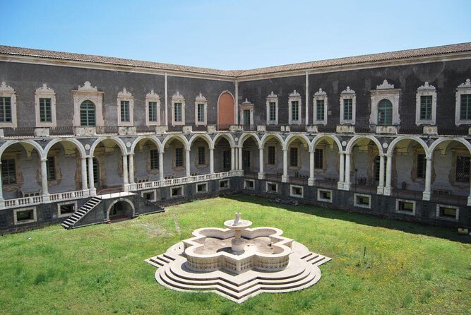 Culture and Street Food: Catania on the Table - Accessing Restricted Cultural Attractions