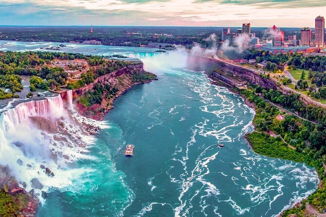 Departure Private Transfer: Niagara Falls to Toronto Airport YYZ in Luxury SUV - Flexible Arrangements