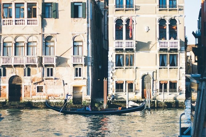 Discover Secrets and Hidden Gems of Venice With a Local: Sightseeing Small Group - Experiencing Authentic Venetian Atmosphere