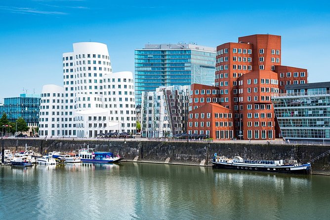Dusseldorf Airport Transfers : Airport DUS to Dusseldorf in Luxury Car - Accessibility Considerations