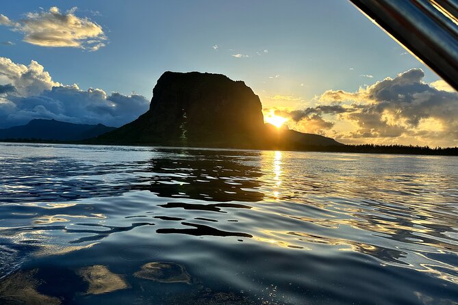 Eco-friendly Dolphin Watching Tour in Mauritius - Positive Reviews