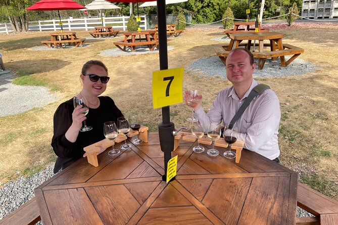 Elegance Unforgettable Tesla Wine Tour & Lunch - Included Amenities