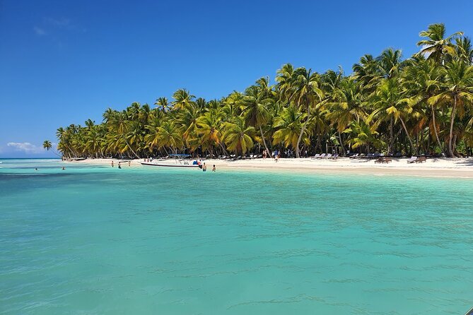 Exclusive Yacht Rental in Punta Cana - Yacht Amenities