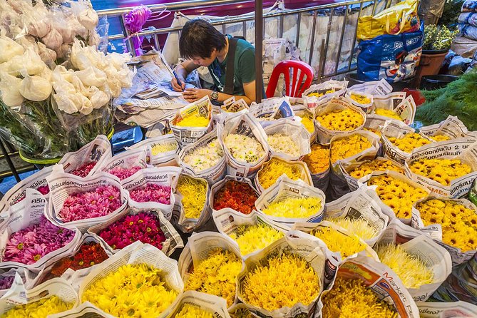 Experience Typical Thailand at Night Including Streetfood Dinner & Foot Massage - Relaxing Foot Massage