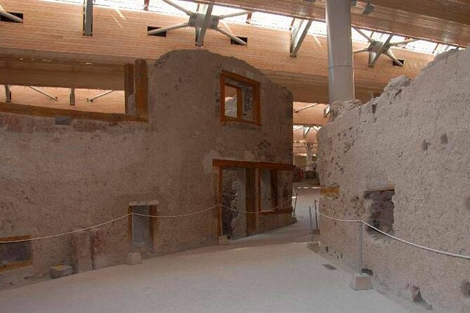 Explore Akrotiri GroupTour - Booking Your Experience