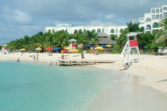 Falmouth Shore Excursion: Historic Sightseeing Tour and Doctors Cave Beach - Getting the Most From Your Tour