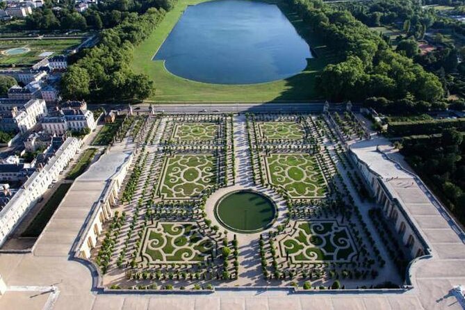 Finest of Paris in 4 Days - Exploring Paris Landmarks
