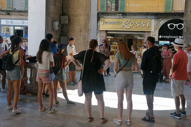 FreeTour Pisa - Complimentary Water and Snacks