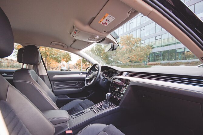 From Prague to Passau - Private Transfer by LIMOUSINE 3+1pax - Limousine Specifications