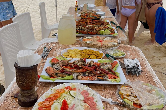Full Day Private Tour Bahia De Las Aguilas and Hoyo Pelempito - Booking and Flexibility