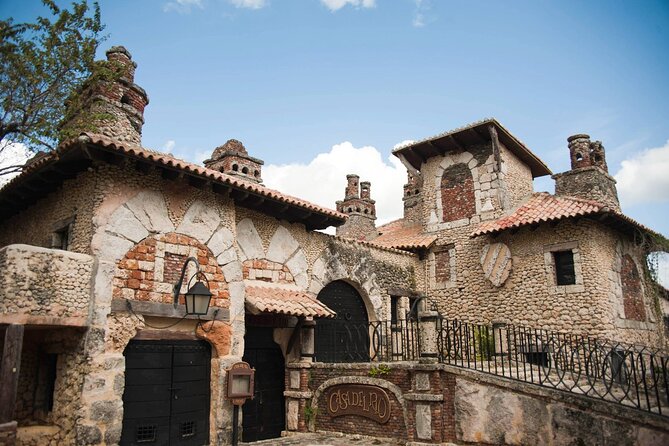 Full Day Tour Altos De Chavón and Cave of Wonders - Transportation and Lunch