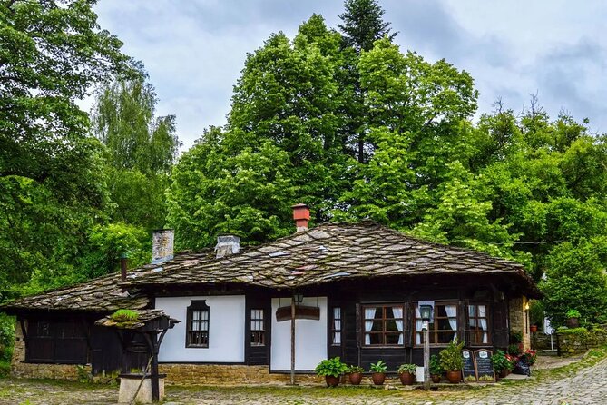 Full-Day Tour to Veliko Tarnovo Reserve of Bozhentsi and Etar From Sofia - Exploring Veliko Tarnovo