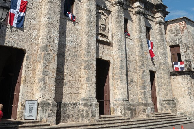 Guided Tour in the Colonial Zone of Santo Domingo - Knowledgeable Tour Guide Angel