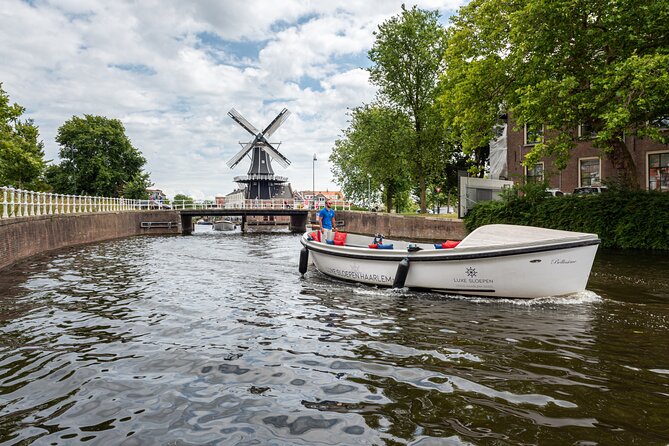 Haarlem Open Canal Tour With a Real Live Guide - Exploring Haarlems Picturesque Waterways