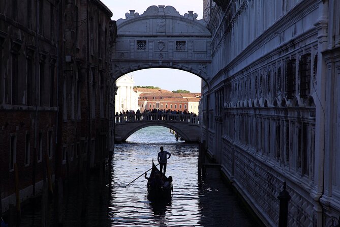 Half Day Photography Workshop in the Magical Venice - Lighting and Shadow