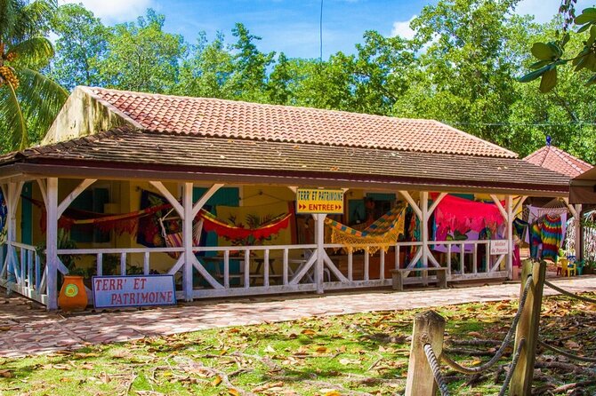 Half South The Salines & Shopping - Shopping Opportunities