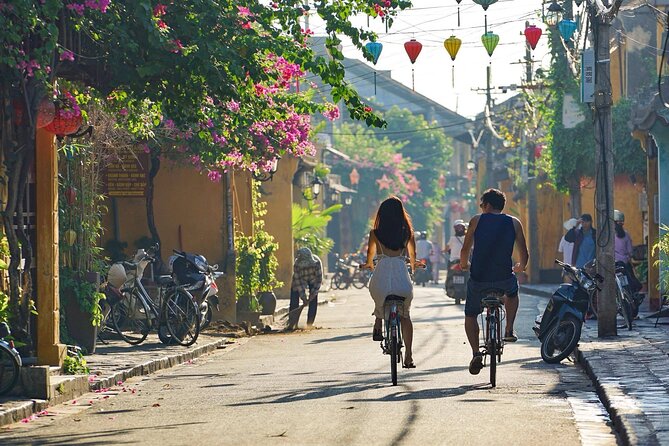 Hoi An Ancient Town Guided Walking Tour - Highlights of Hoi An Ancient Town