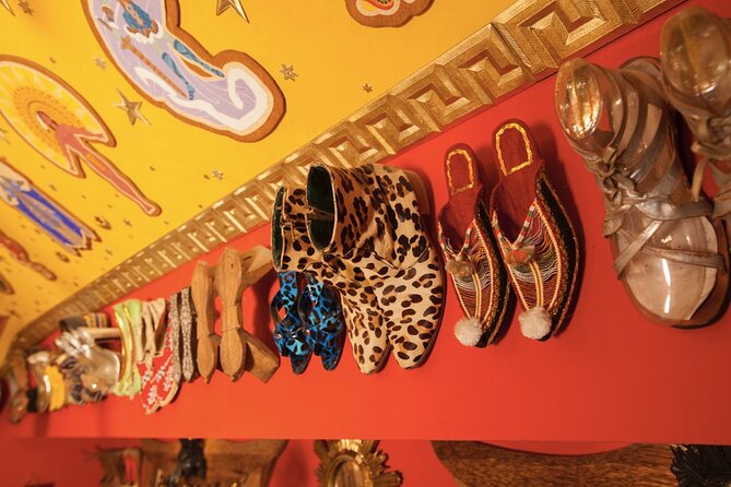 Into the Rabbit Hole: Indoor Tour at The Gregangelo Museum - Discovering Unexpected Perspectives