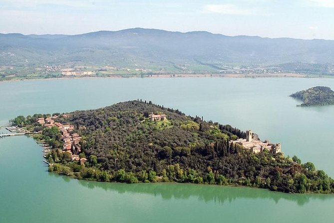 Kayak Ride on Lake Trasimeno With Lunch & Castiglione Del Lago - What to Expect