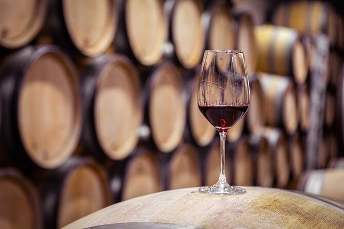 Kelowna Mystery Full Day Guided Wine Tour With 5 Wineries - Exploring Kelowna Wineries