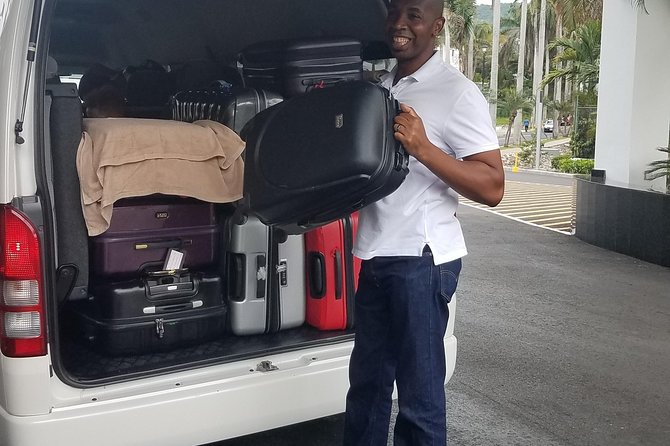 Kingston Round Trip Airport Transfers to Ocho Rios - Child Policies