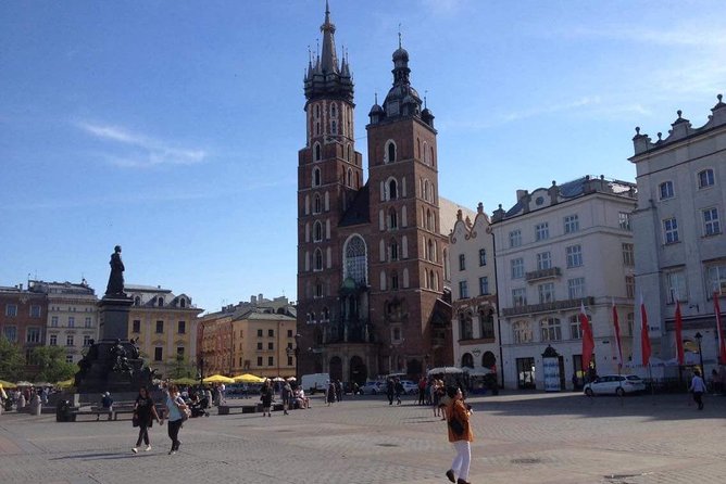 Krakow Old Town Walking Tour - Pricing and Booking Considerations
