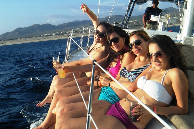 Lands End Luxury Sail and Snorkel Cruise in Cabo San Lucas - Crew and Small Group Experience