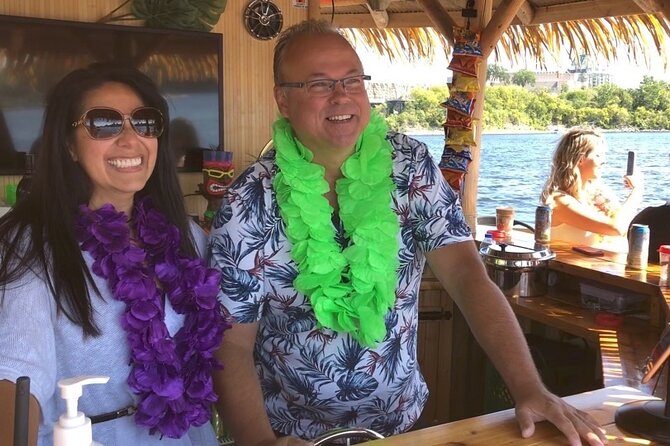 Lilo Floating Tiki Bar on the Ottawa River - Staff Interaction and Service Quality