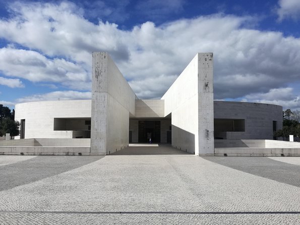 Lisbon Private Fatima, Batalha, Nazare, Obidos Tour - Customer Support