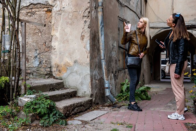 Live Guide Tour via Whatsapp - Vilnius Ghetto - Accessibility