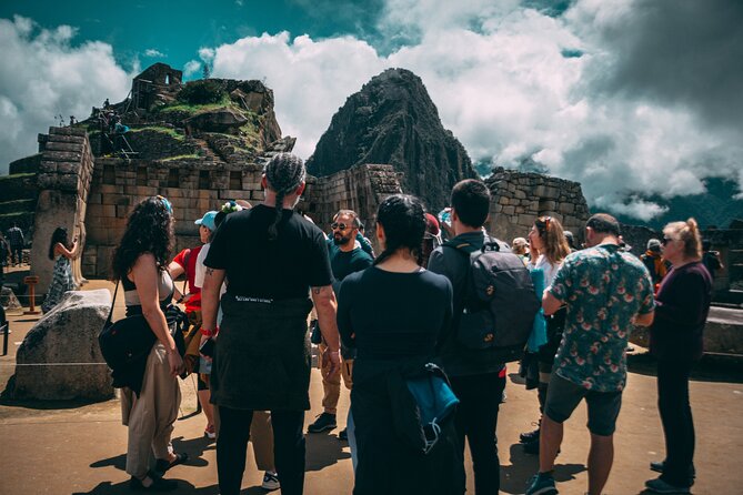 Machu Picchu and Sacred Valley 2 Days 1 Night From Cusco - Accommodations and Dining
