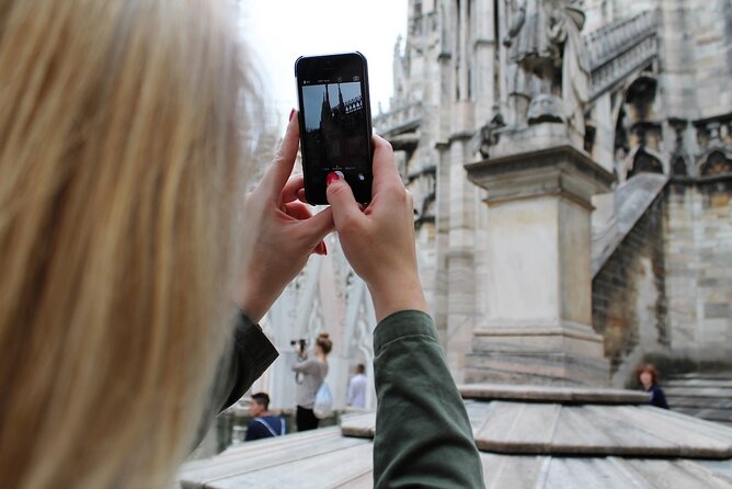 Milan Highlights Semi-Private Walking Tour - Experiencing the Milan Duomo