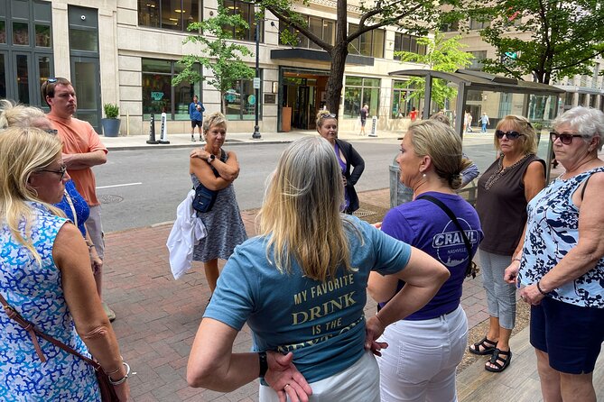 Nashville Drinkers & Thinkers Pub Crawl - Discounted Drinks and Fun Venues