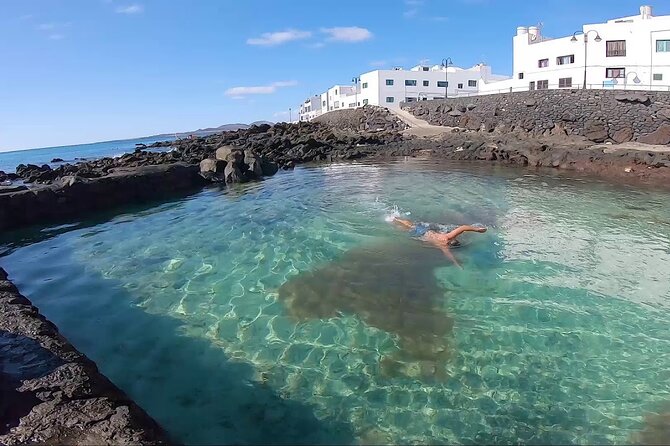 North Tour, Viewpoint, Brunch, White Beach & Lava Pools - Accessibility