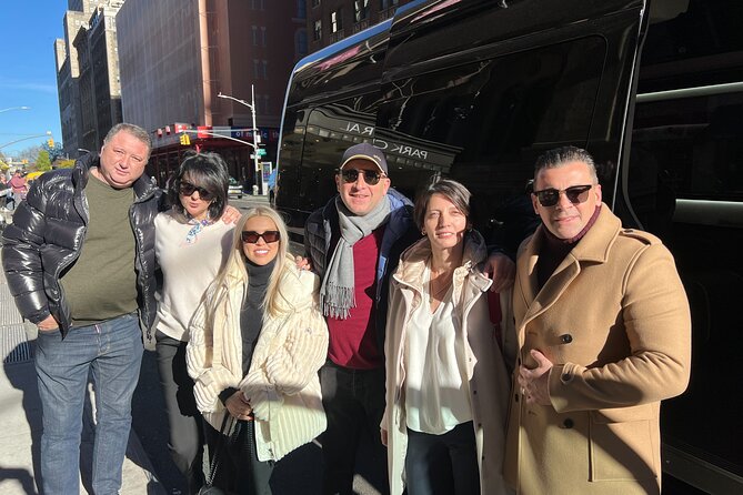 NYC Christmas Lights Tour by Limousine (Manhattan/ Dyker Heights) - Getting to the Tour