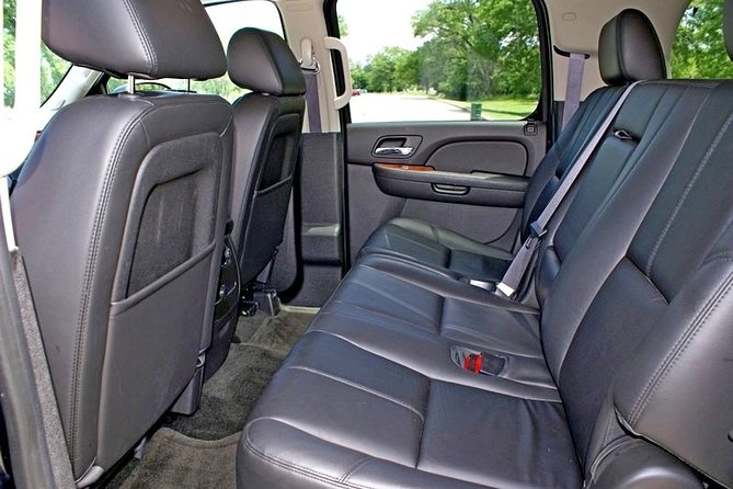 One-Way Private MDW Meet and Greet Luxury Airport Transfer - Accessibility Features