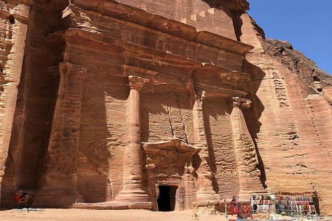 Petra Transfer From Or To Amman - Vehicle Features
