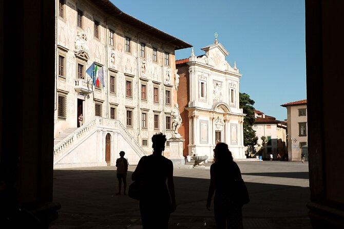 Pisa Guided Walking Tour in Miracoli Square - Group Size and Languages