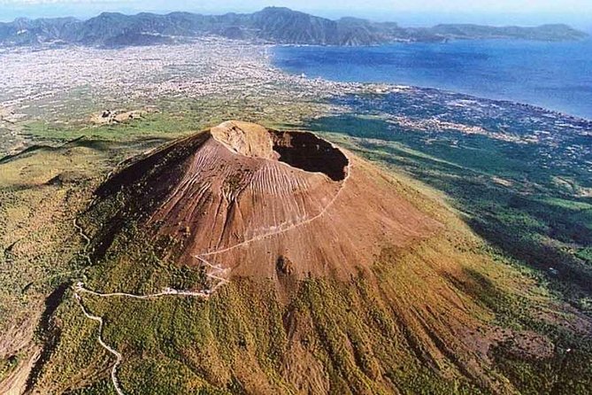 Pompeii & Vesuvius With Wine Tasting From the Coast - Traveler Feedback and Experiences