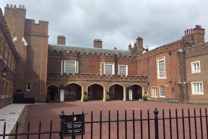 Princess Diana Private Walking Tour of London - Photography Opportunities at Hidden Gems