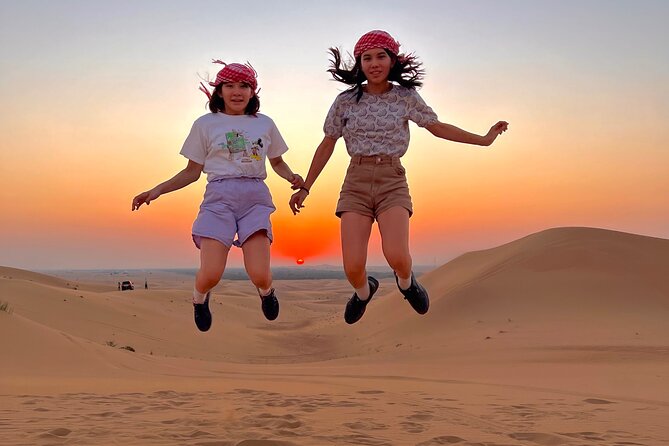 Private 4x4 Land Cruiser Desert Safari And BBQ Buffet Dinner - Wildlife Encounters