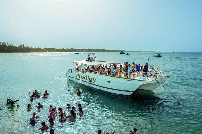 Private Family Boat at Punta Cana - Explore Punta Cana