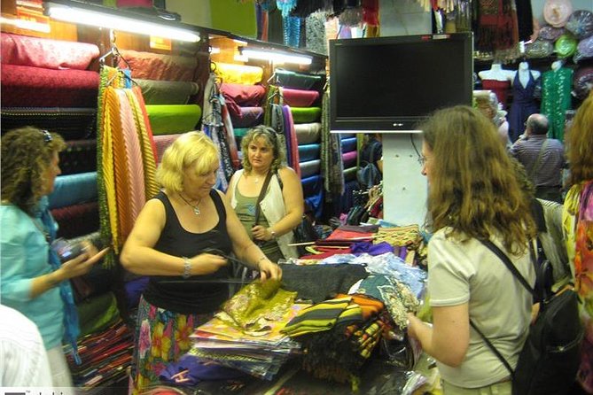 Private Full-Day Tour: Hanoi-Thay Pagoda-Tay Phuong Pagoda-Van Phuc Silk Village - Customer Reviews