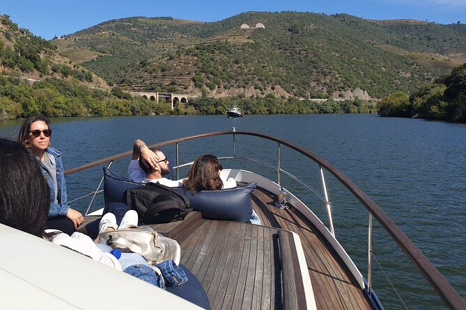 Private Full-Day Tour to Douro Valley - Exploring the Douro Valley